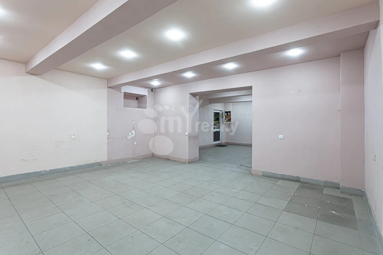Commercial property for rent rue d'Abovyan, Center Yerevan, 161119