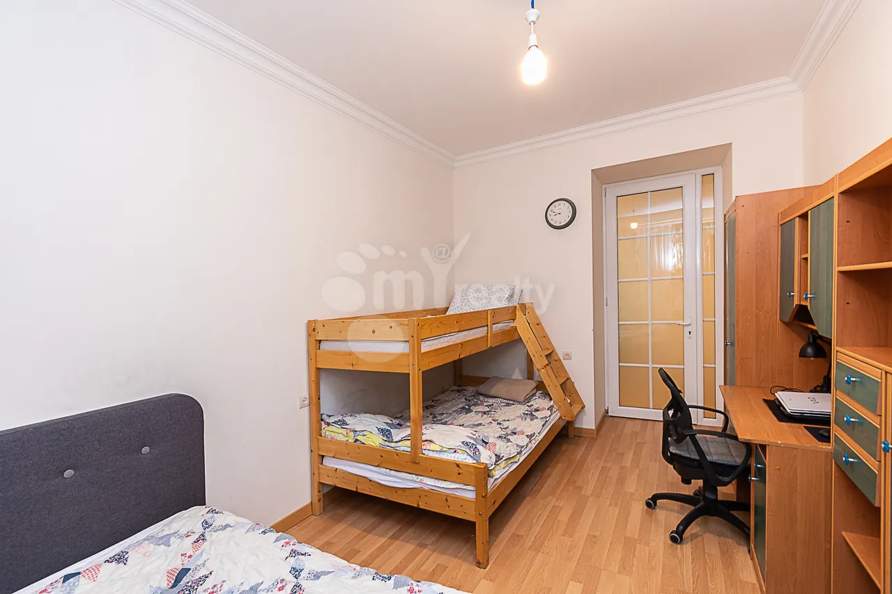 4 bedroom apartment for sale Hanrapetutyan St, Center Yerevan, 159788