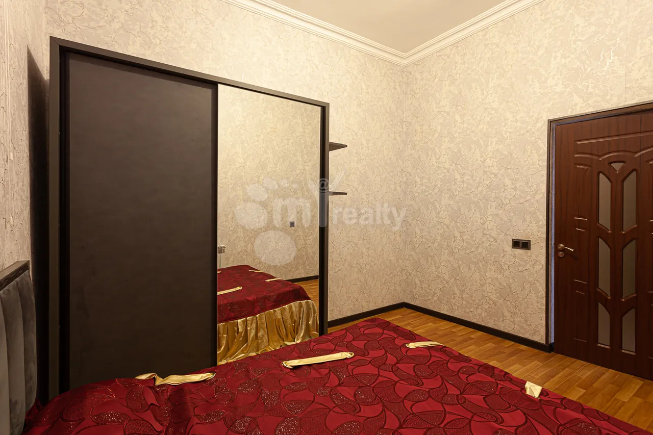 3 bedroom apartment for rent Mashtots Ave, Center Yerevan, 161482