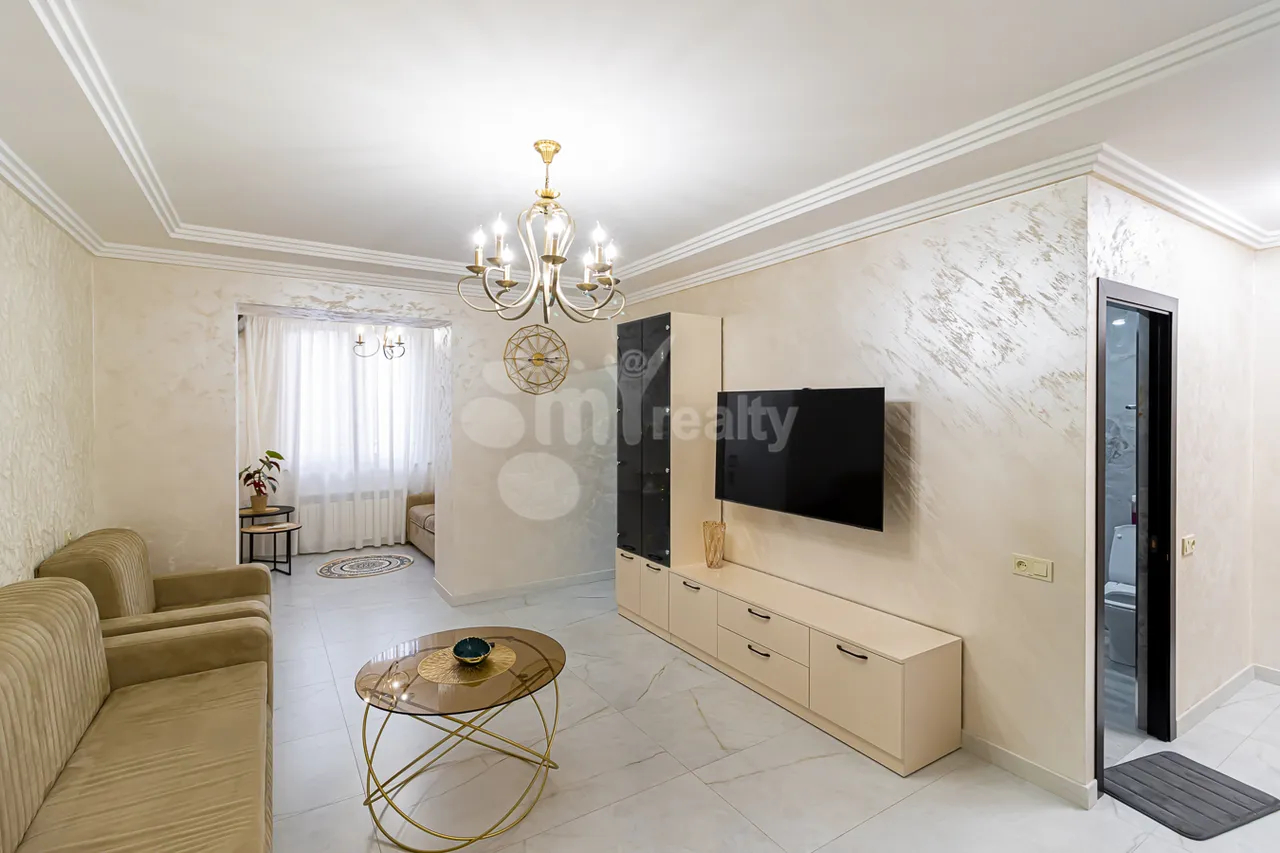 2 bedroom apartment for sale Zakyan St, Center Yerevan, 161601