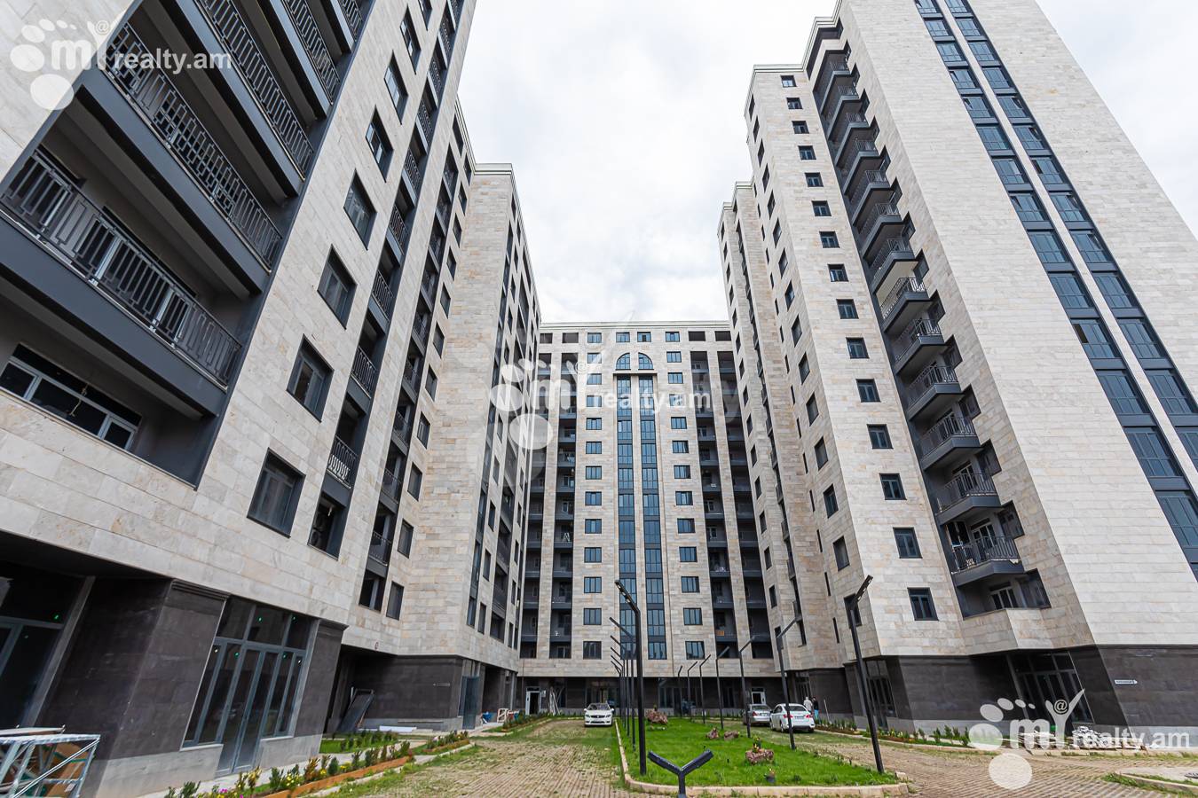 4 bedroom apartment for sale خیابان وراساکان, عربگیر ایروان, 156804