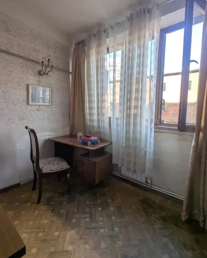 3 bedroom apartment for sale خیابان هین اِرِوانتسی, مرکز شهر ایروان, 161097
