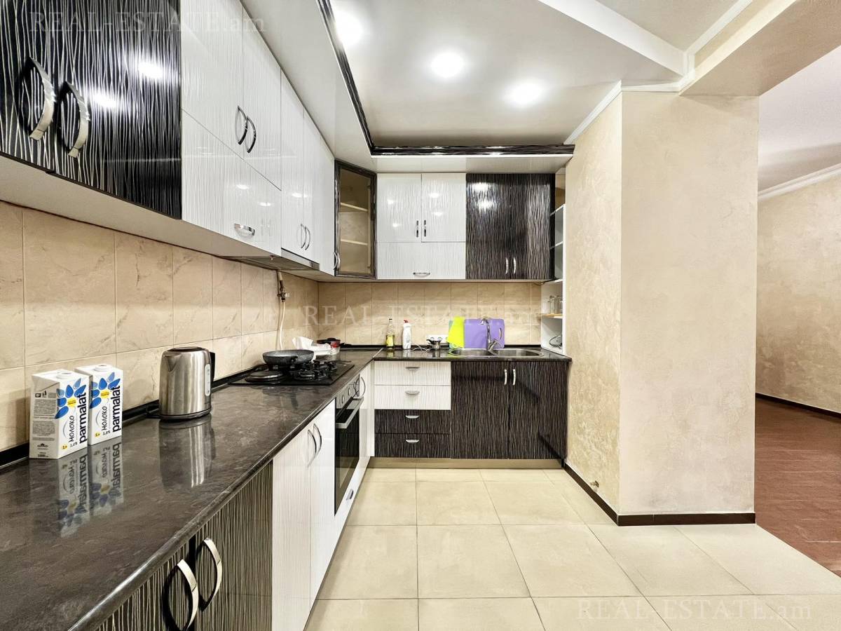 Купить 3 комнатную квартиру Лер. Камсар ул, Центр Ереван, 129972