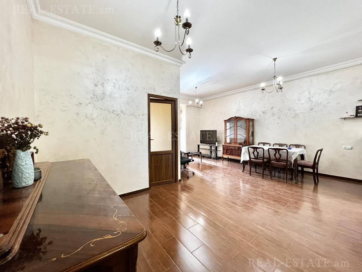 Купить 3 комнатную квартиру Лер. Камсар ул, Центр Ереван, 129972