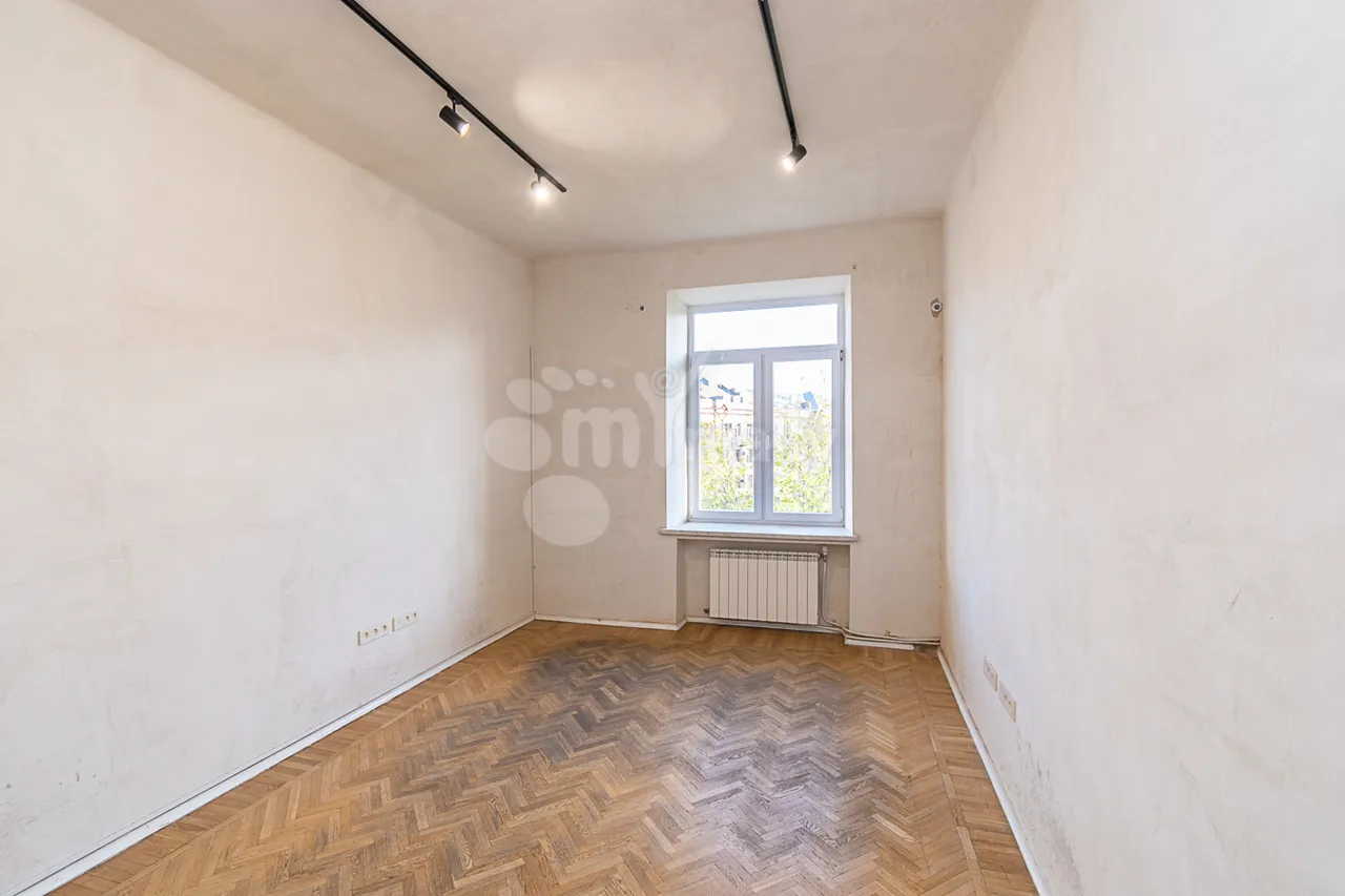 4 bedroom apartment for rent Mashtots Ave, Center Yerevan, 160196