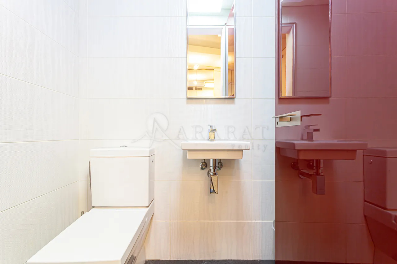 4 bedroom apartment for sale Northern(Hyusisayin)  Ave, Center Yerevan, 157216