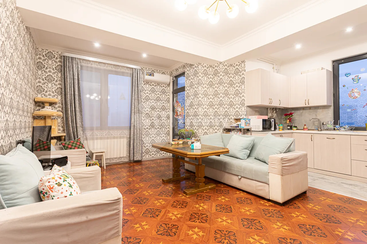 4 bedroom apartment for sale Arghutyan St, Arabkir Yerevan, 158200