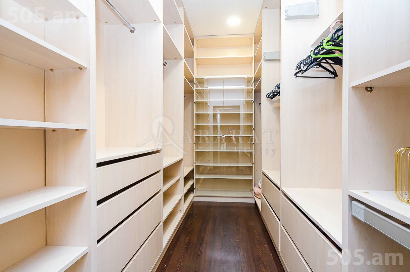 3 bedroom apartment for sale Hayrik Muradyan street, عربگیر ایروان, 151291