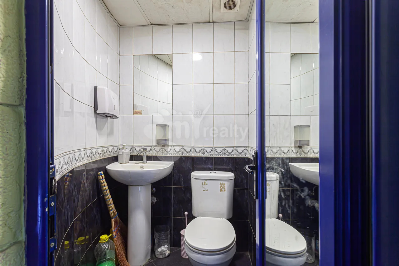 Commercial for rent خیابان کوریون, مرکز شهر ایروان, 161392