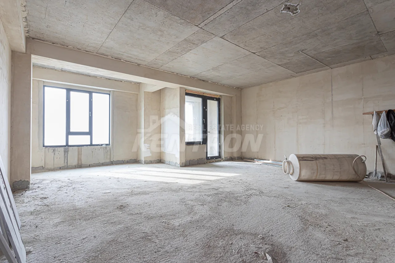 4 bedroom apartment for sale Antarayin St, Center Yerevan, 157990