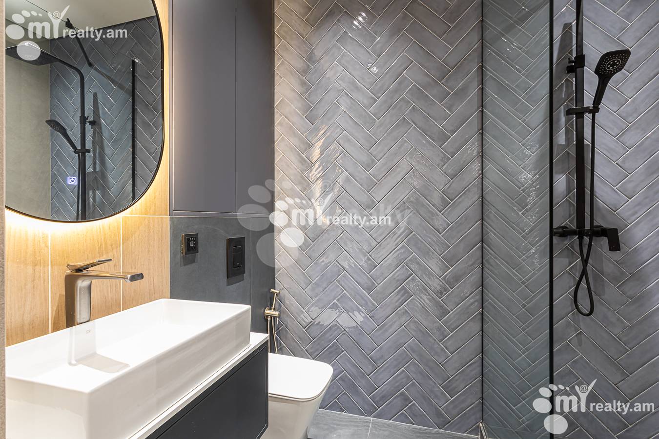 3 սենյականոց բնակարան վարձով Մ․ Մելքոնյան փող, Կենտրոն Երևան, 156869