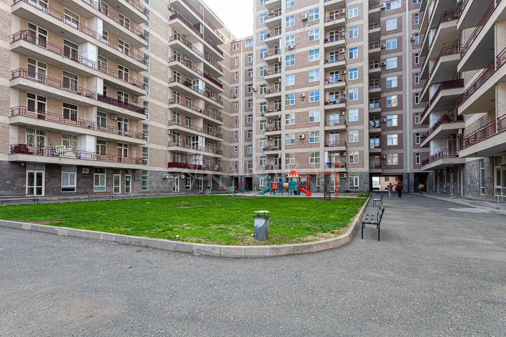 3-senyakanoc-bnakaran-vacharq-Yerevan-Center