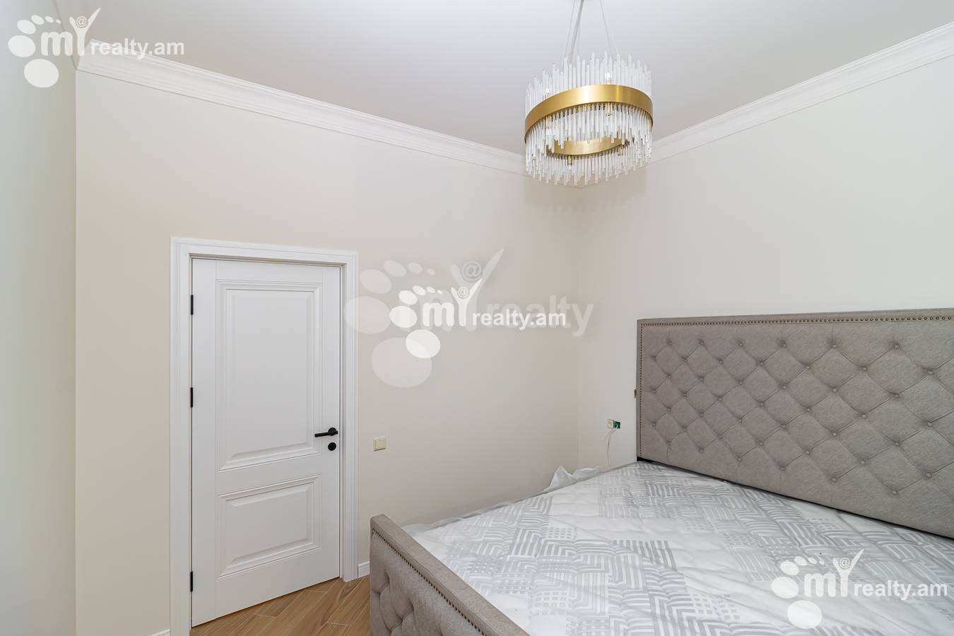 3 bedroom apartment for sale Paronyan St, Center Yerevan, 149046