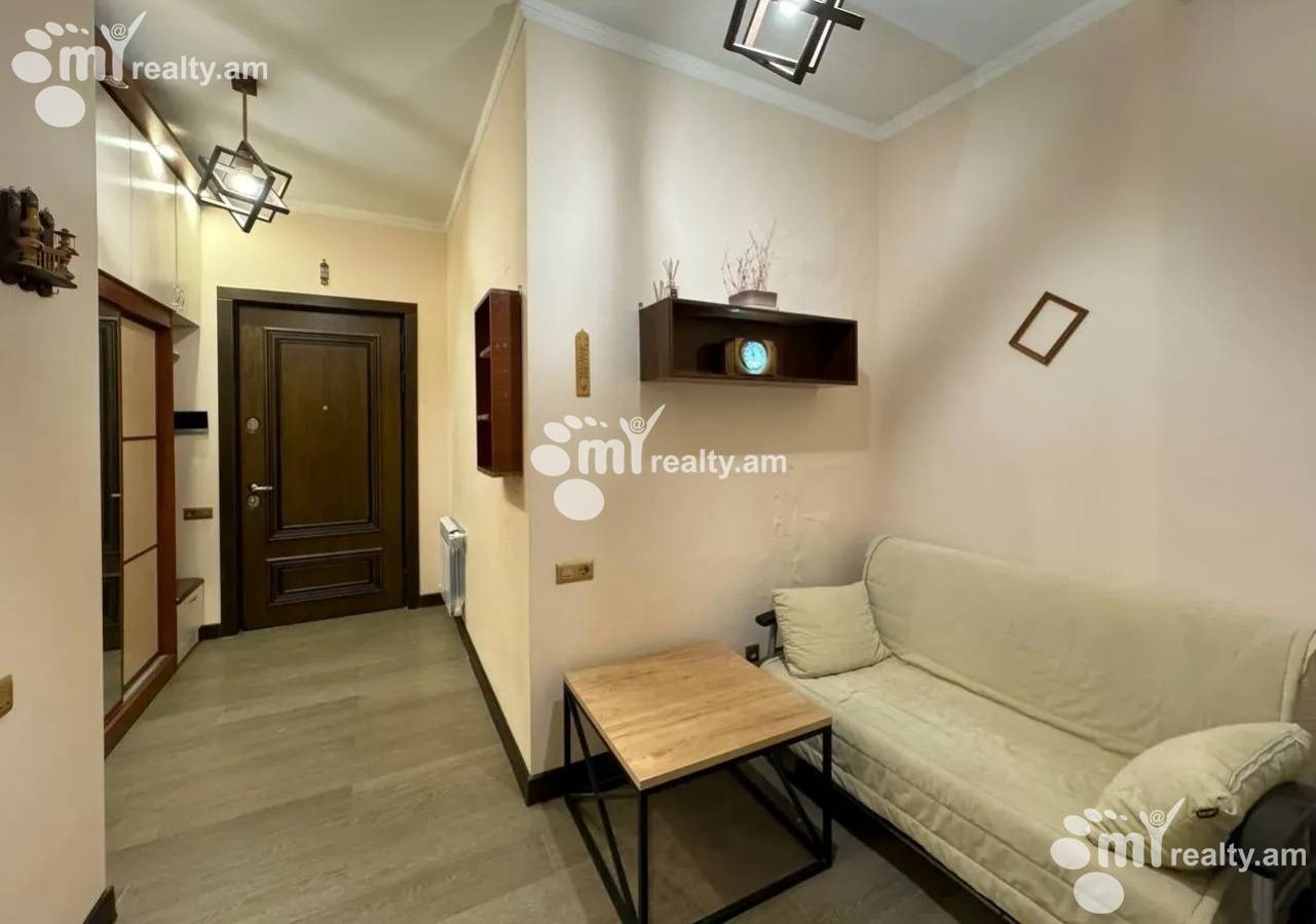 3 bedroom apartment for sale خیابان گِریبودوف, عربگیر ایروان, 158122