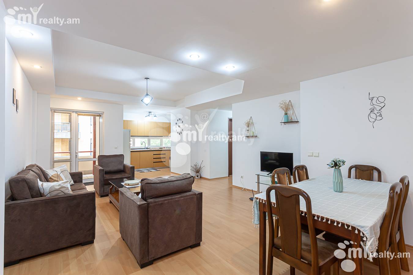 3 bedroom apartment for rent خیابان آرام, مرکز شهر ایروان, 149071