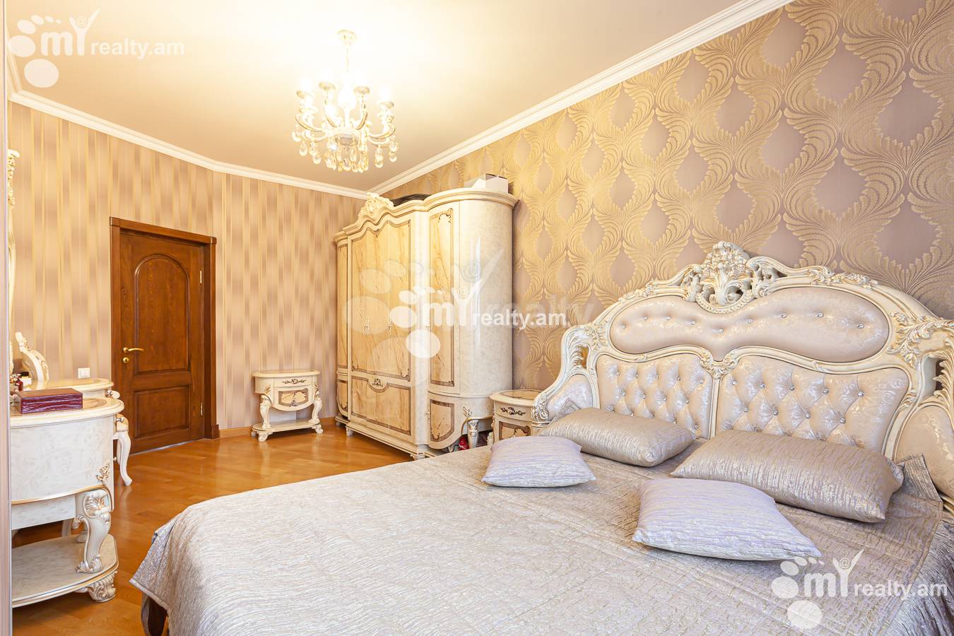 3 սենյականոց բնակարան  Սայաթ-Նովայի պող, Կենտրոն Երևան, 155779