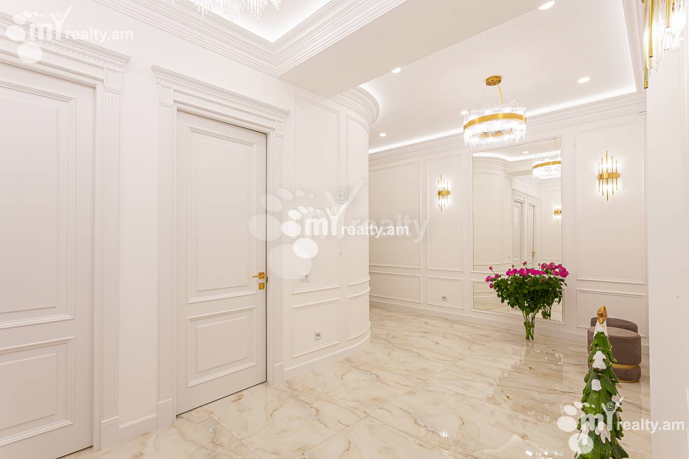 3 bedroom apartment for rent Aram St, Center Yerevan, 143996