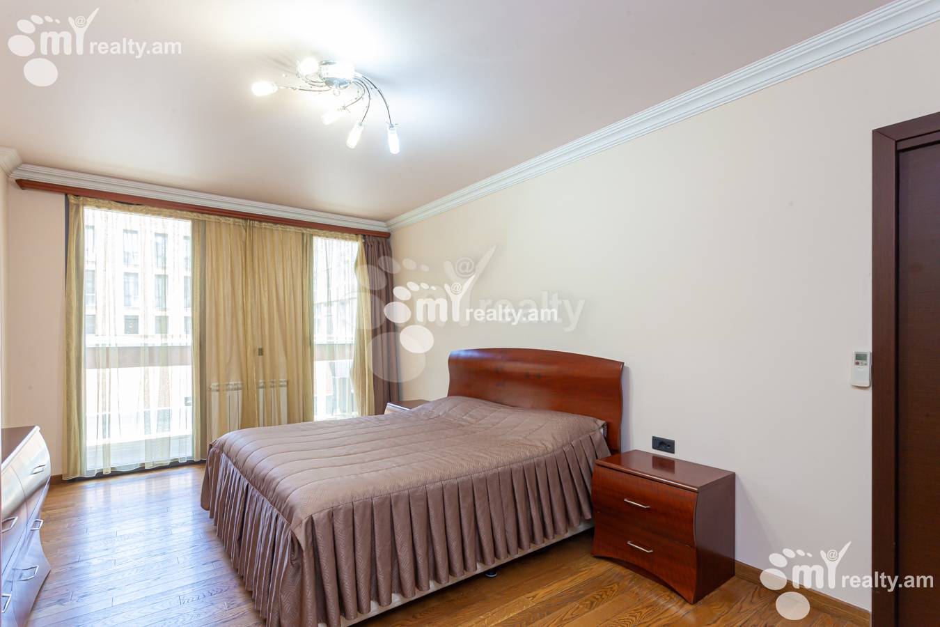 3 bedroom apartment for rent Vazgen Sargsyan St, Center Yerevan, 151912