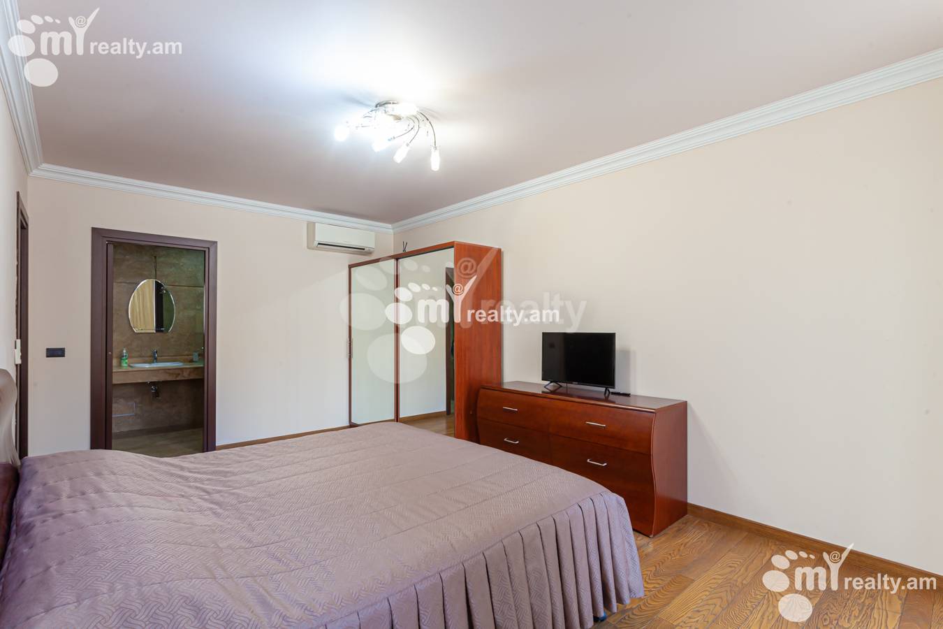 3 bedroom apartment for rent Vazgen Sargsyan St, Center Yerevan, 151912