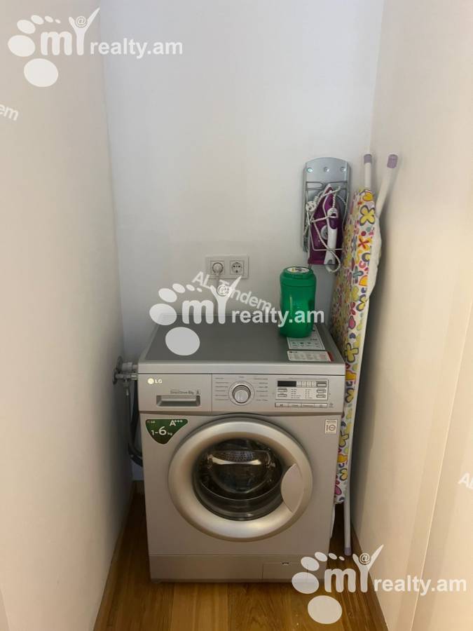 3 bedroom apartment for sale خیابان مامیکونیانتس, عربگیر ایروان, 158201