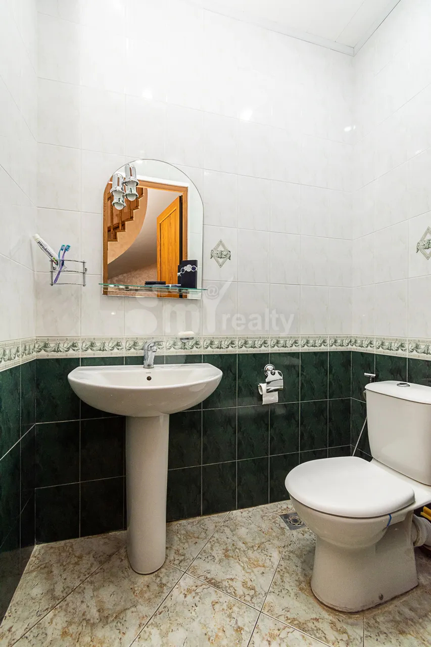 5 bedroom apartment for sale خیابان نعلبندیان, مرکز شهر ایروان, 160686