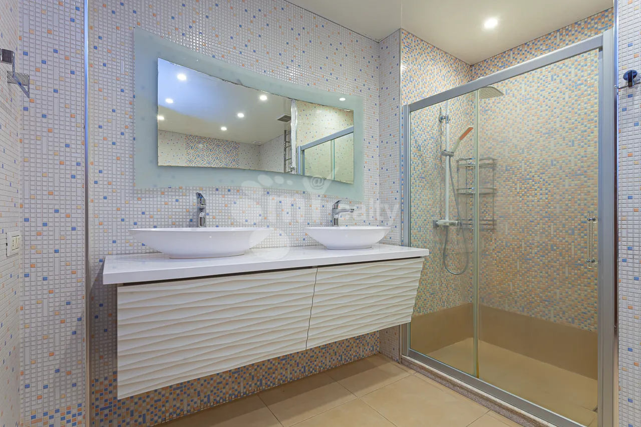 4 bedroom apartment for sale A.Manukyan St, Center Yerevan, 161690