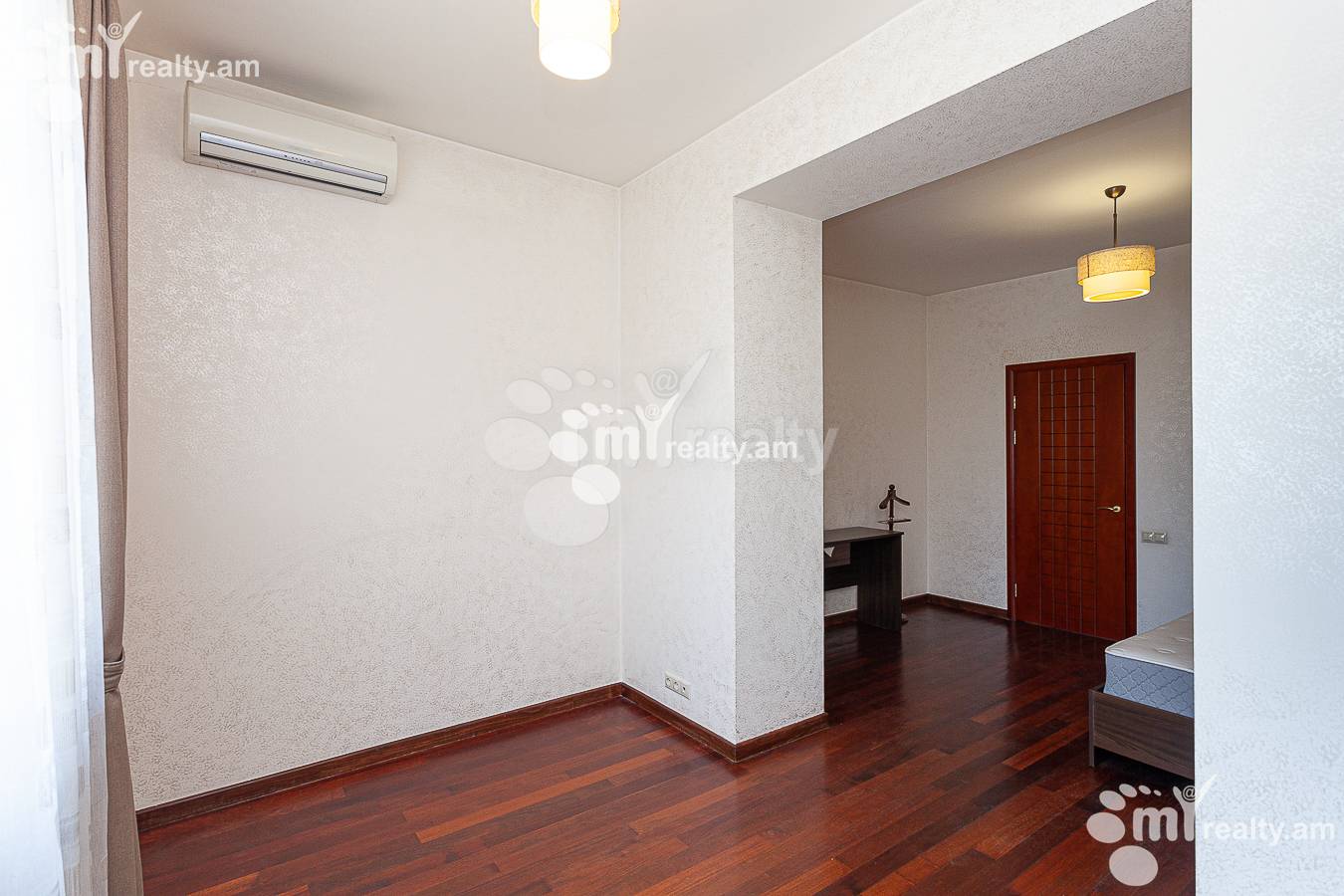 3 bedroom apartment for rent Tamanyan St, Center Yerevan, 157139
