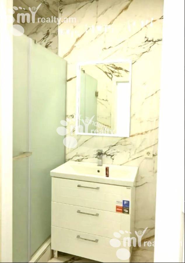 Купить 3 комнатную квартиру Анрапетутян ул, Центр Ереван, 141821