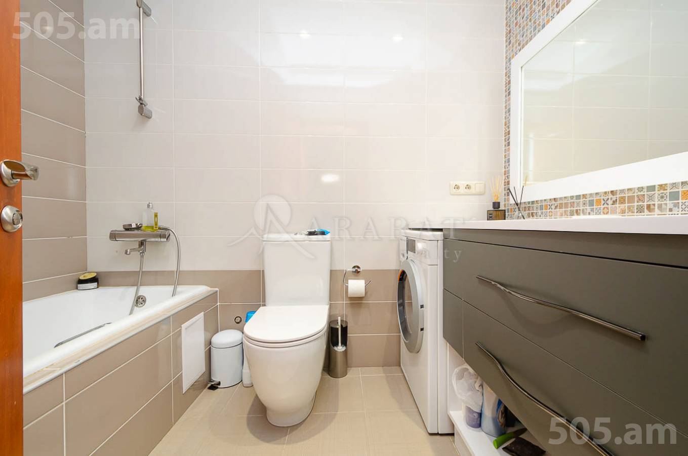 Купить 3 комнатную квартиру Антараин ул, Центр Ереван, 145038