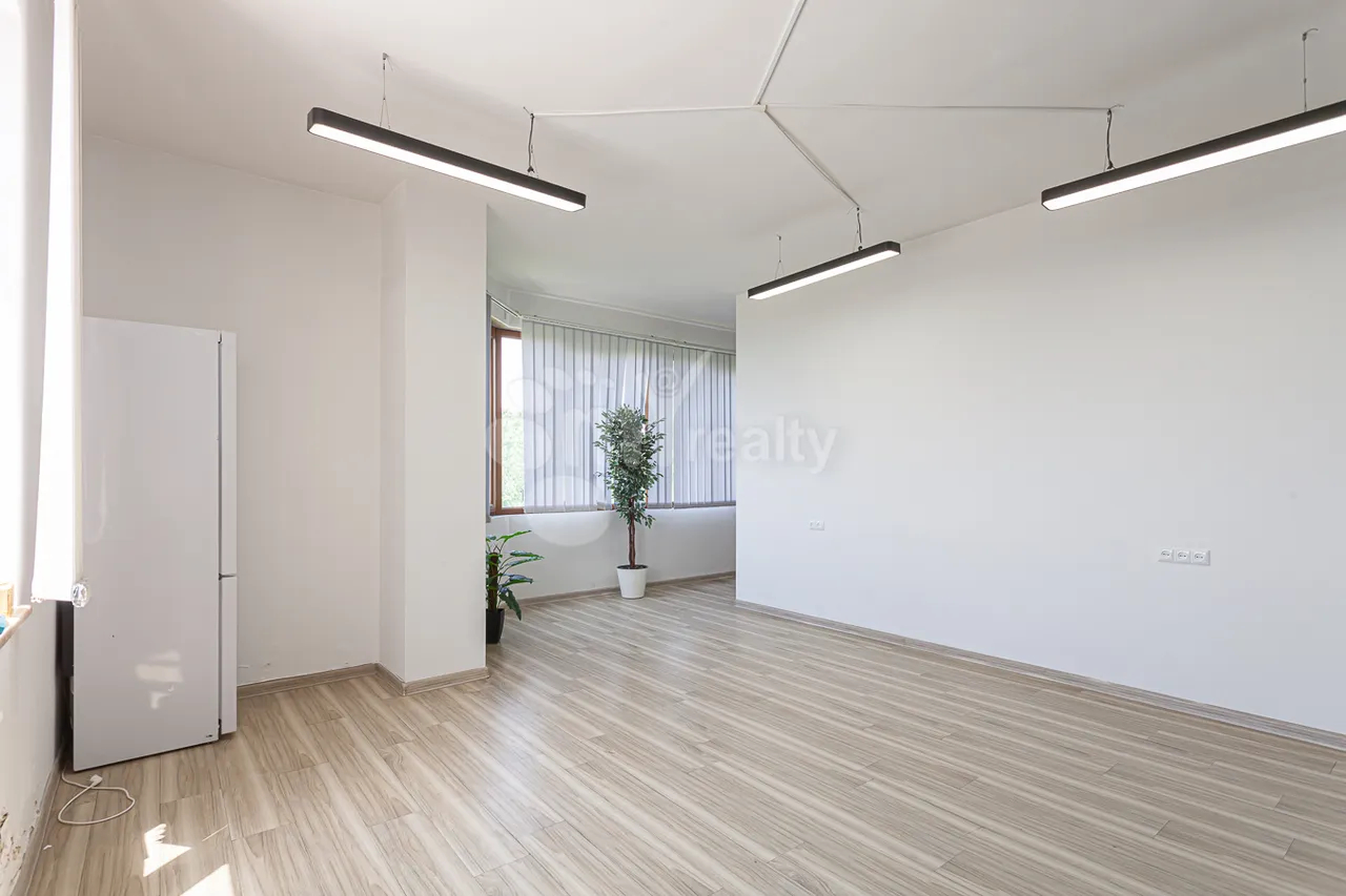 Commercial property for rent V.Papazyan St, Arabkir Yerevan, 160453