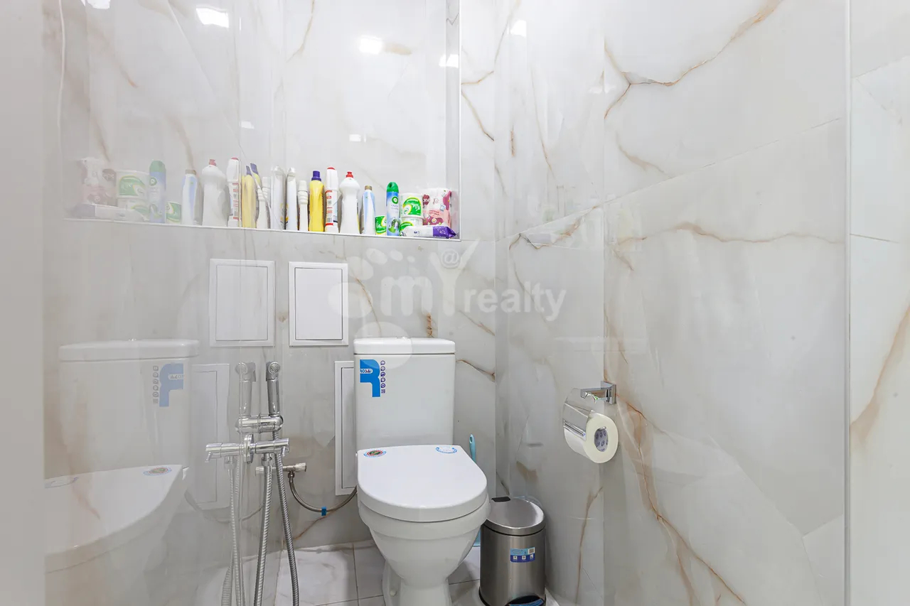 3 bedroom apartment for rent خیابان پارونیان, مرکز شهر ایروان, 157956