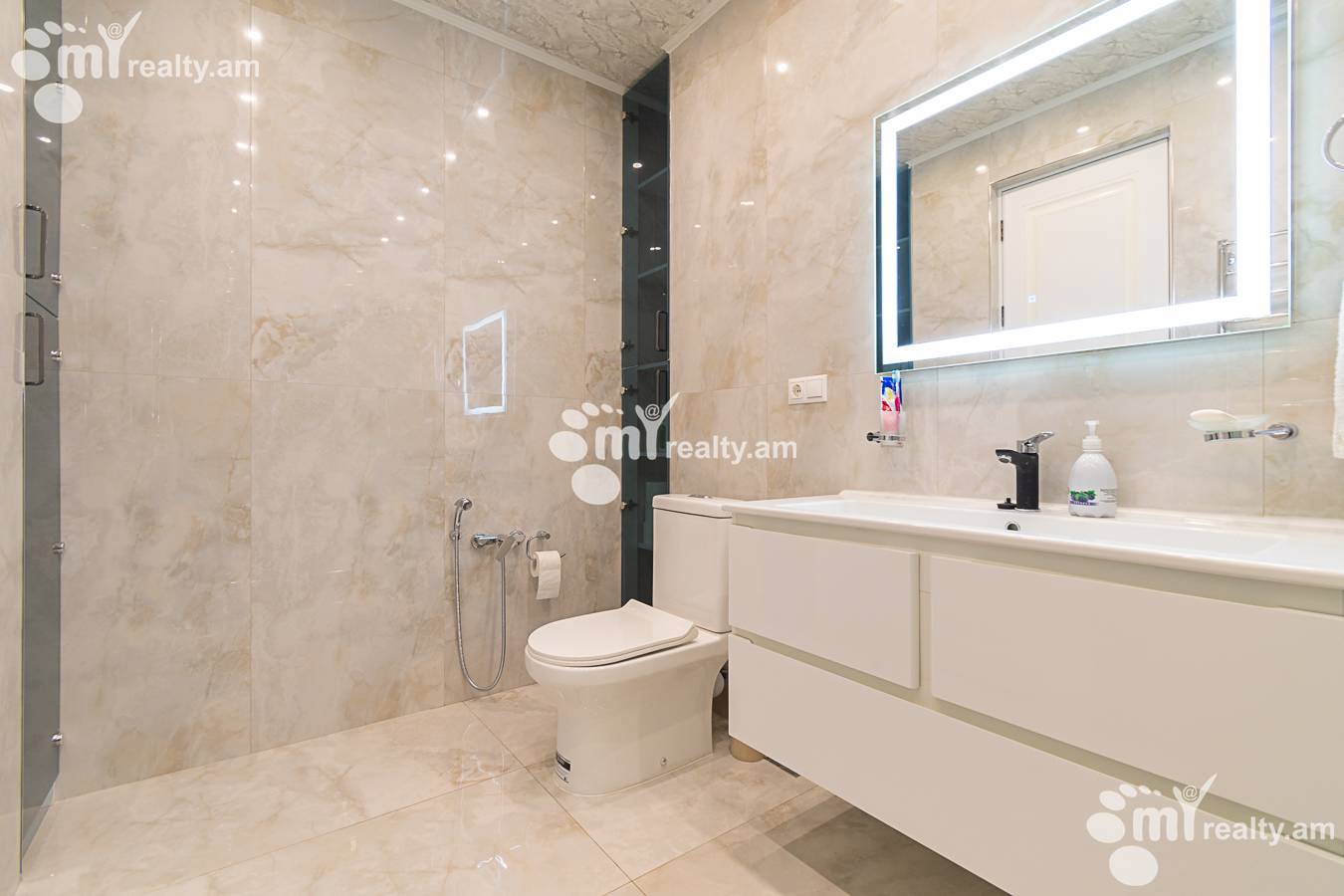 Купить 5 комнатную квартиру Сасна Црер ул., Давташен Ереван, 143122