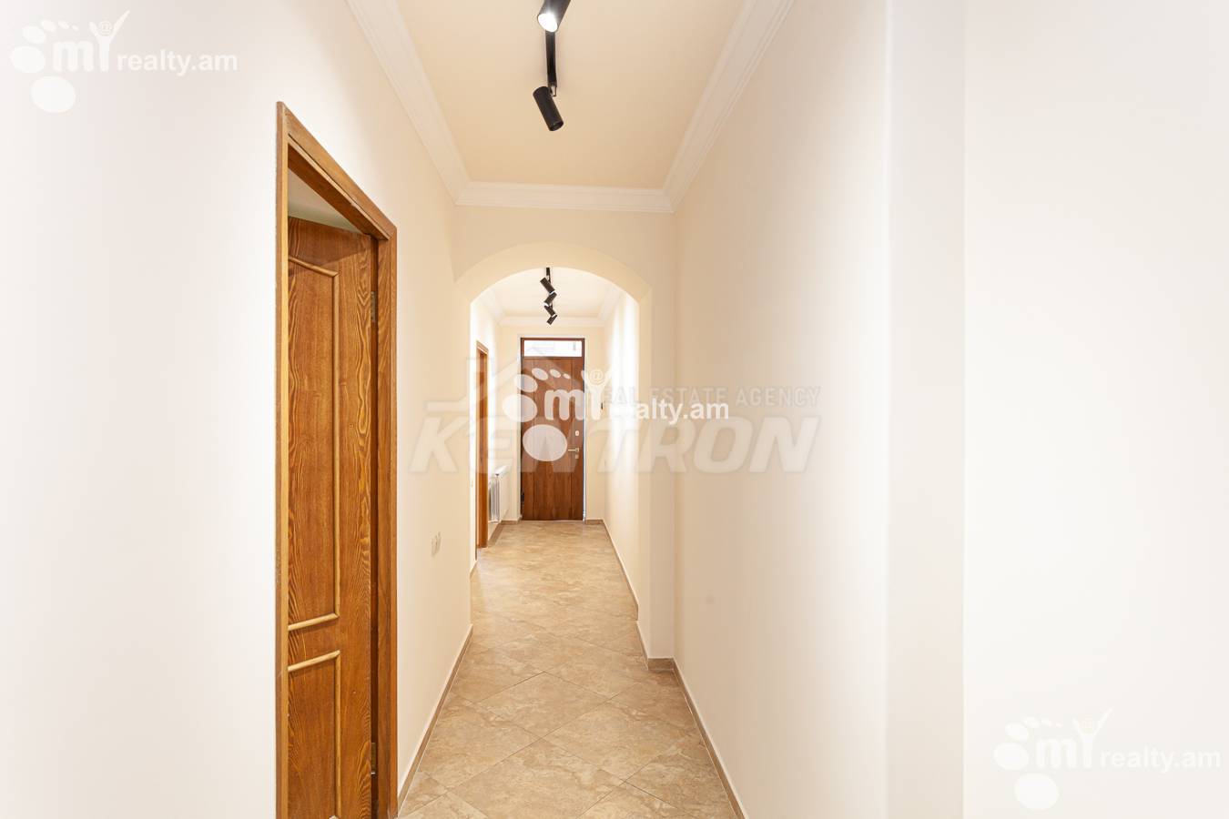 Купить дом Айрик Мурадян улица, Арабкир Ереван, 137027