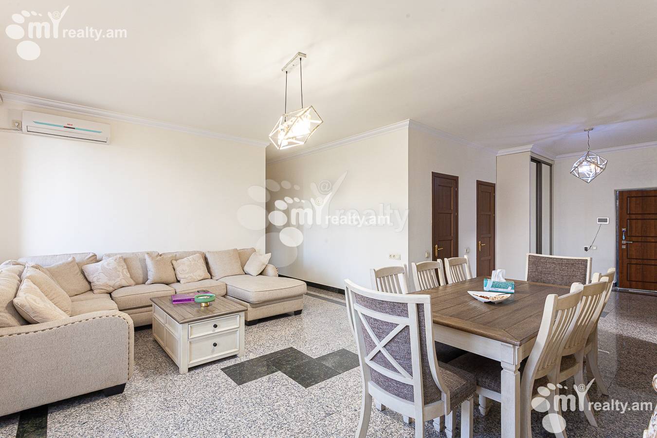 Купить 4 комнатную квартиру Саят-Нова пр, Центр Ереван, 149056