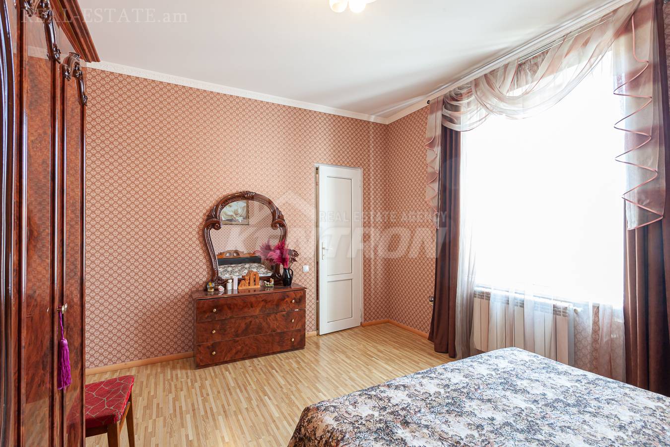 Купить дом Варшавян ул, Канакер-Зейтун Ереван, 137475