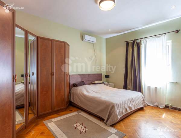 arandznatun-vardzakalutyun-Yerevan-Center