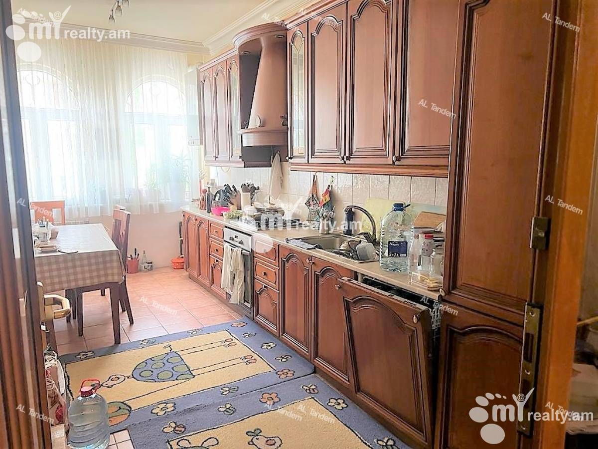 Купить 4 комнатную квартиру Бакунц ул, Нор-Норк Ереван, 125086