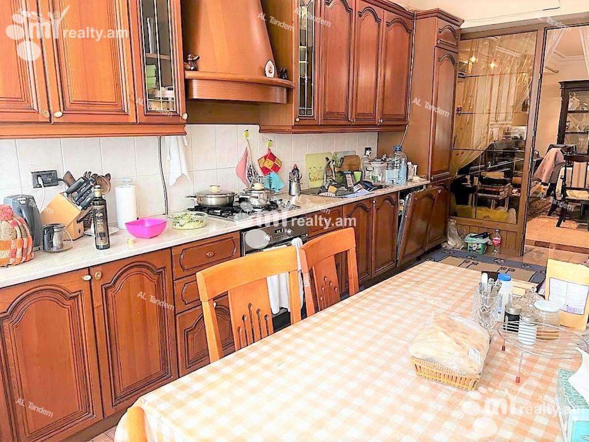 Купить 4 комнатную квартиру Бакунц ул, Нор-Норк Ереван, 125086