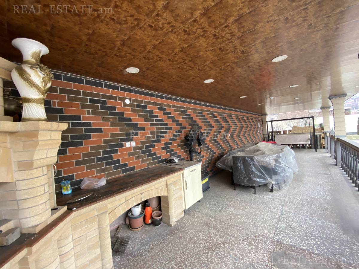 Купить дом Таиров ул., Центр Ереван, 118399