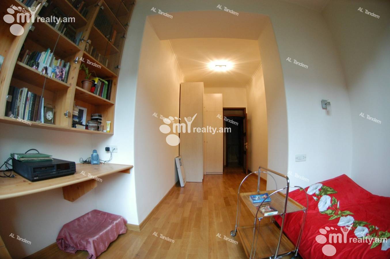 3 սենյականոց բնակարան  Չարենցի փող, Կենտրոն Երևան, 123038