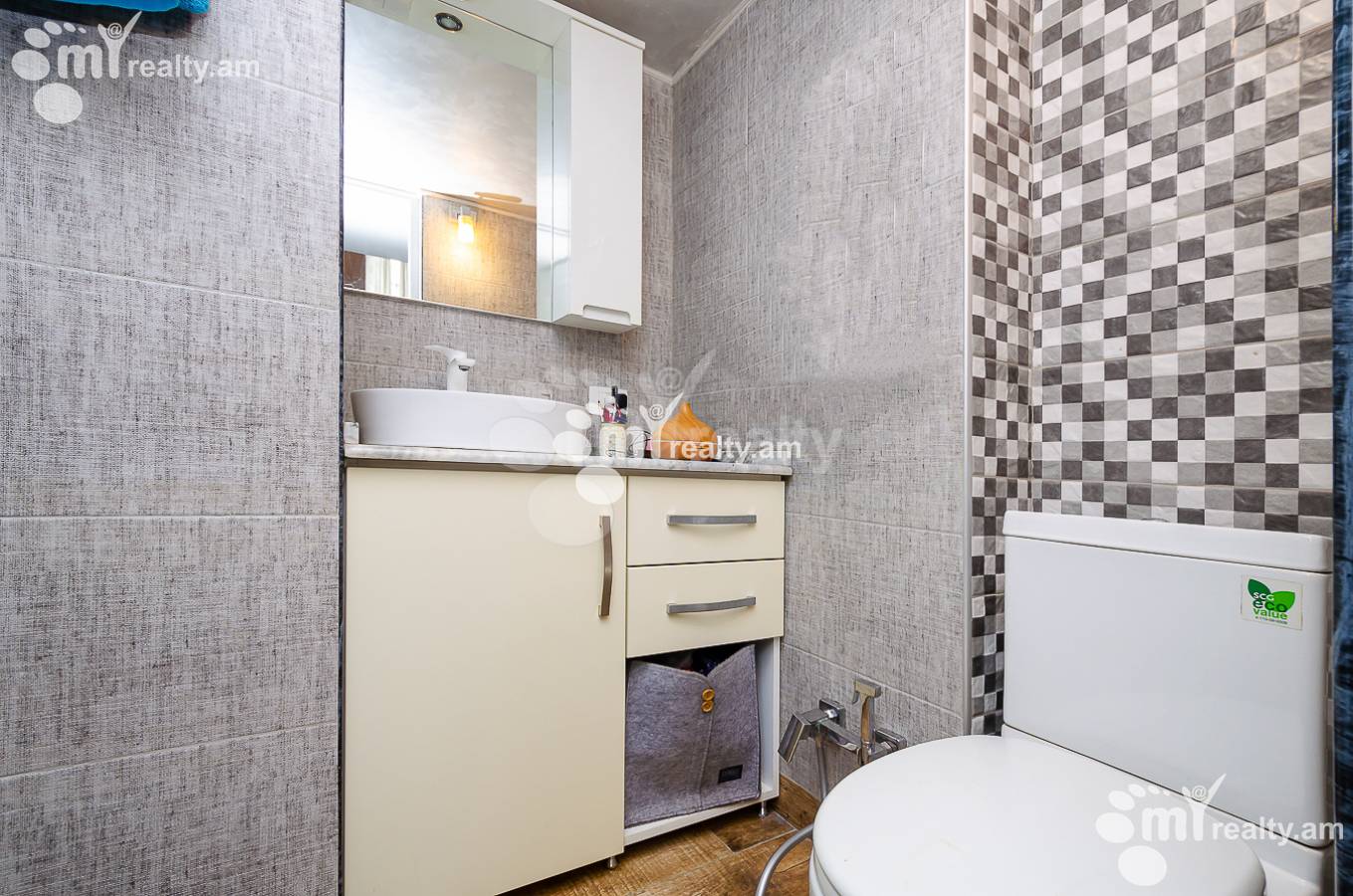 2 bedroom apartment for sale Koghbatsi St, Center Yerevan, 143905