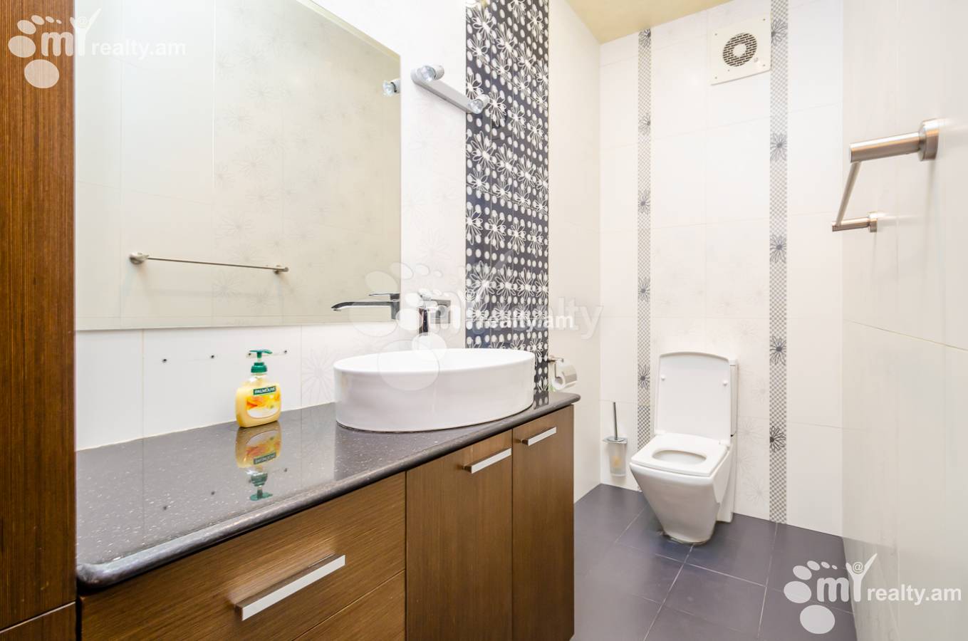 4 bedroom apartment for rent خیابان تِریان, مرکز شهر ایروان, 151280