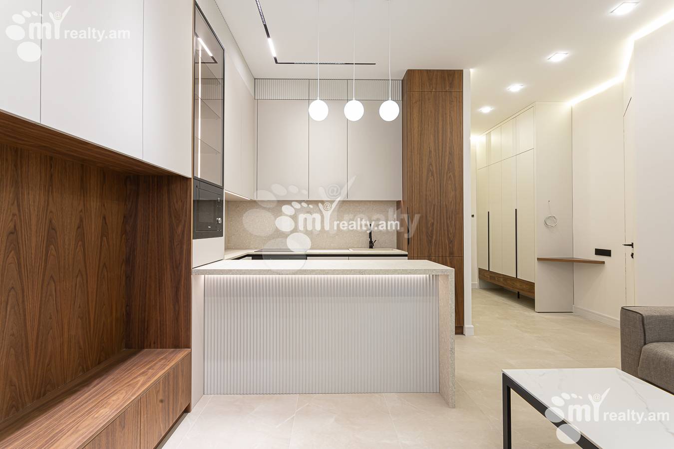 Купить 2 комнатную квартиру Аршакуняц пр, Центр Ереван, 156409