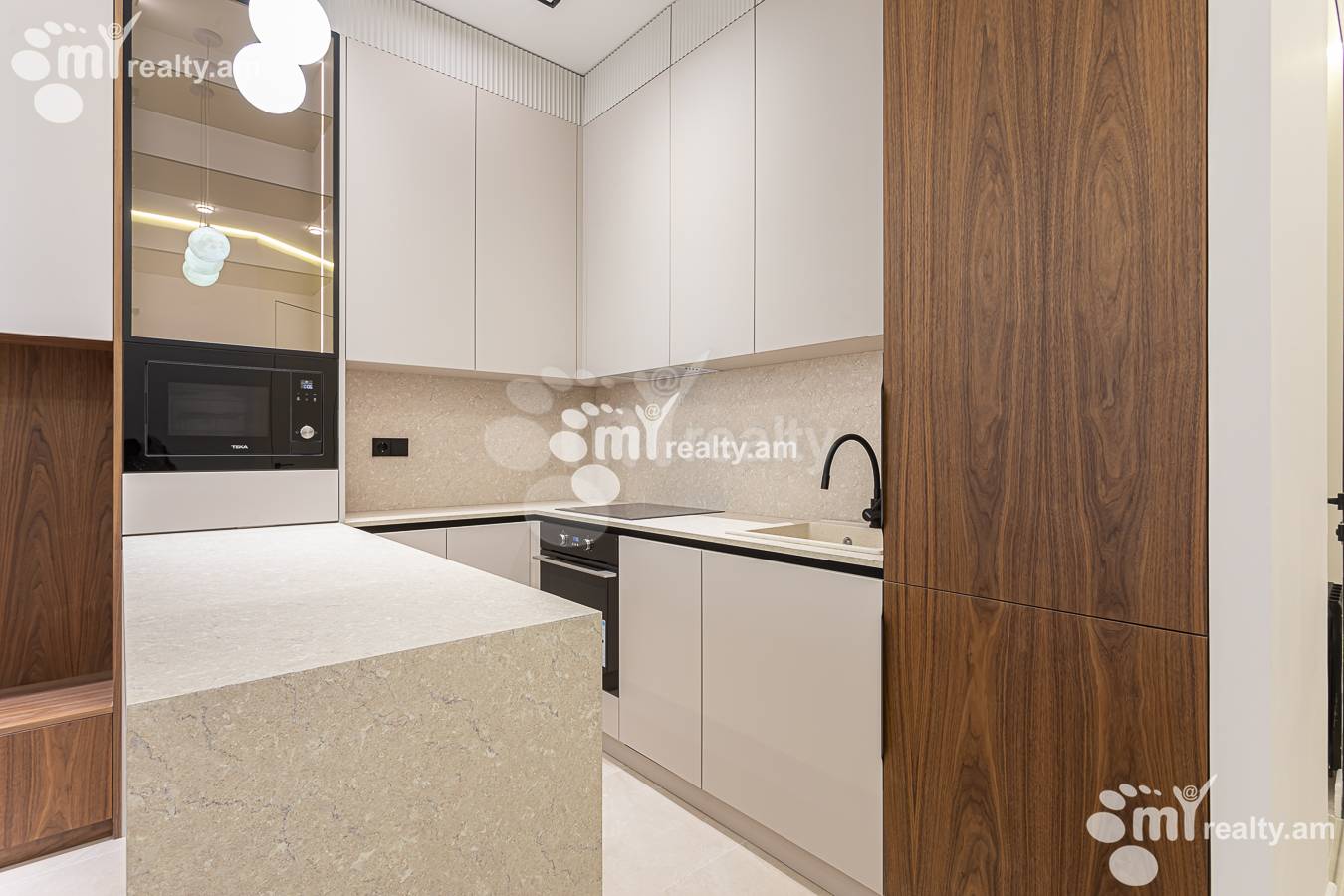 Купить 2 комнатную квартиру Аршакуняц пр, Центр Ереван, 156409