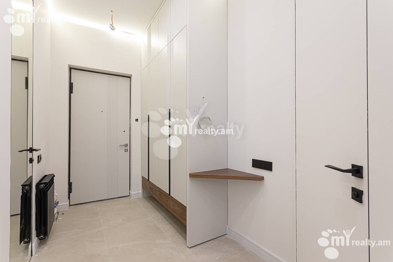 Купить 2 комнатную квартиру Аршакуняц пр, Центр Ереван, 156409