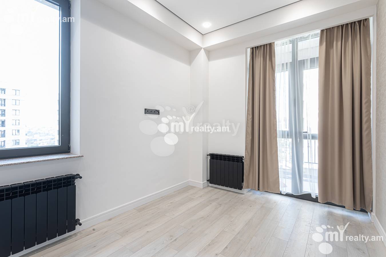 Купить 2 комнатную квартиру Аршакуняц пр, Центр Ереван, 156409