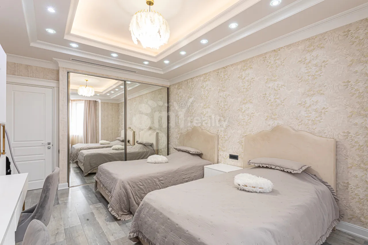 Снять 4 комнатную квартиру Арам ул, Центр Ереван, 159397