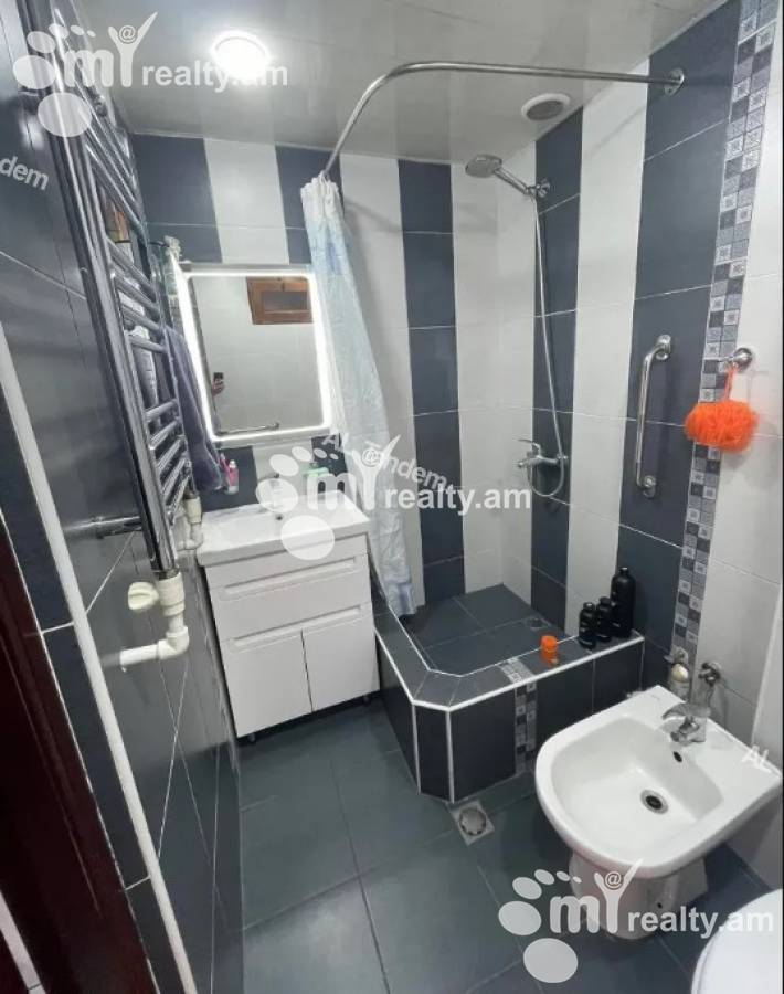 2 bedroom apartment for sale Zakyan St, Center Yerevan, 143487