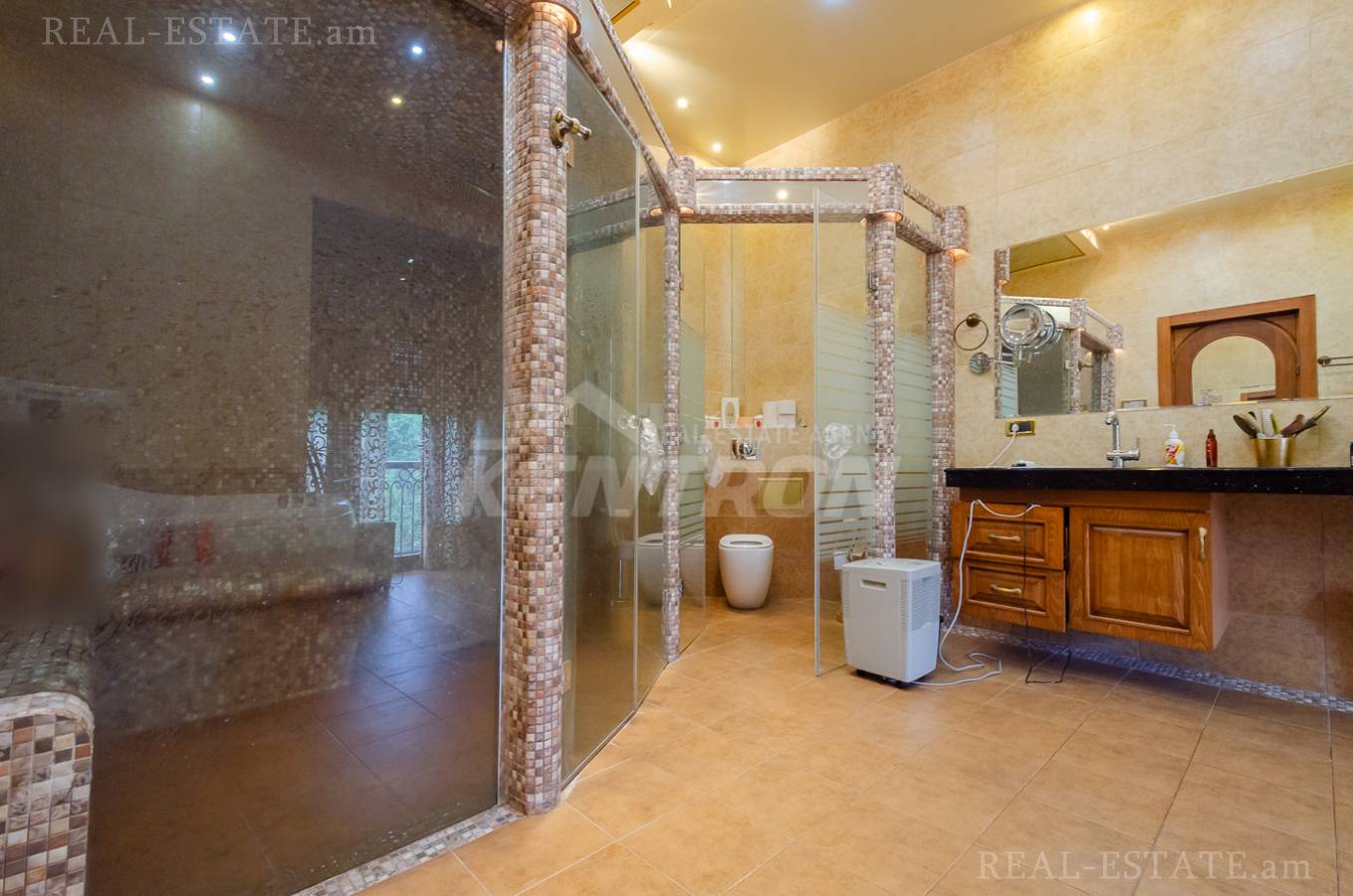 4 bedroom apartment for sale rue d'Abovyan, Center Yerevan, 137151