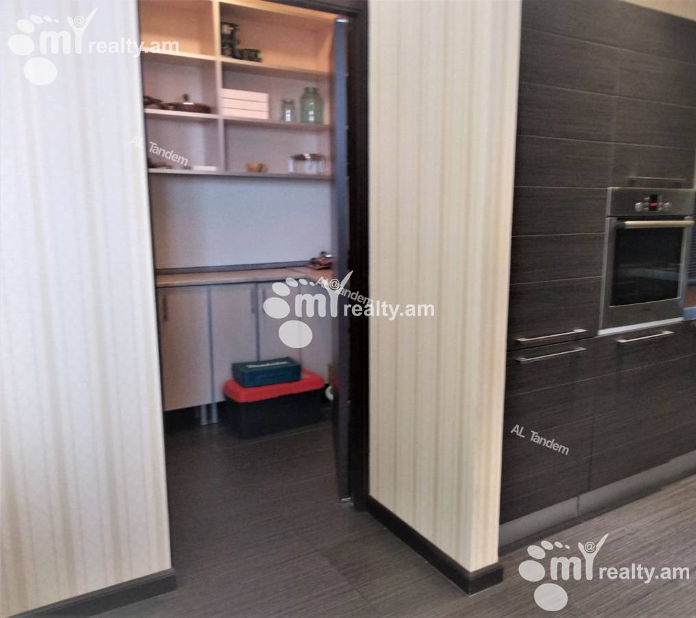 3 bedroom apartment for rent Vardanants St, Center Yerevan, 125911